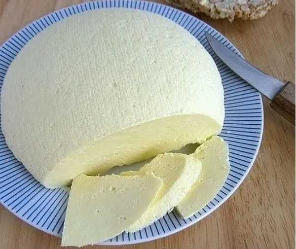 Գյուղական պանիր տավարի